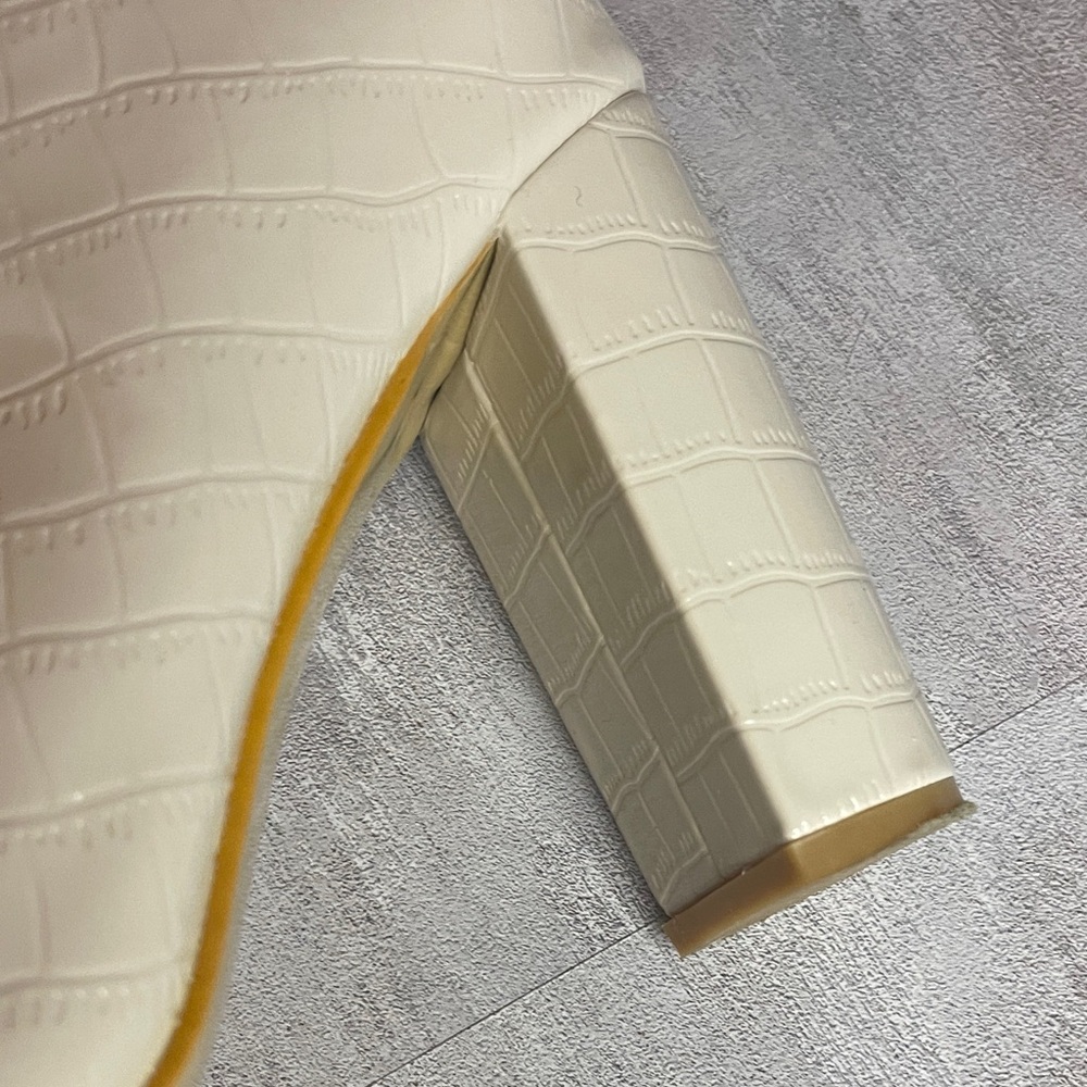 Elegant Cream Faux Croc Knee-High Women's Boots- Sz 10 - Picture 3 of 16